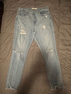 Light Blue Distressed Women's levi's style 721 size 31